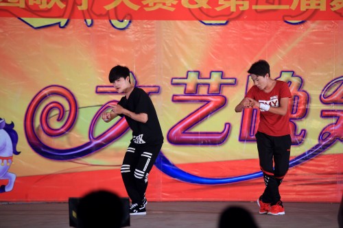 圖二 第三屆舞林高手大賽第一名獲得者闕興林、衛(wèi)家晉_conew1.jpg