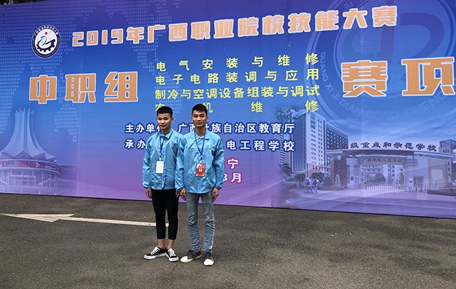 獲獎選手合影：覃開柳（左） 龐廣振（右）.jpg