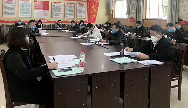 1587027715603544.jpg 學(xué)校召開2020年春季學(xué)期開學(xué)準備工作會議.jpg