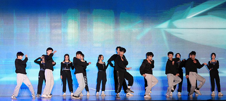 學(xué)生舞蹈《good boy good girl》.JPG