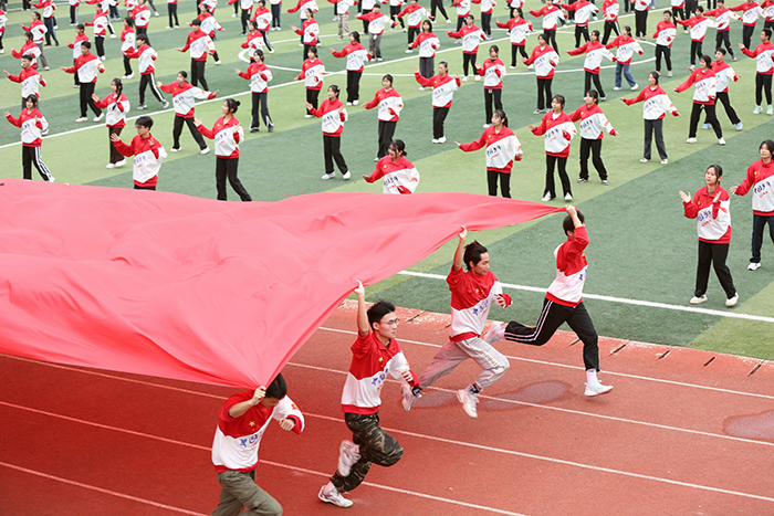 8.青春活力的開(kāi)場(chǎng)舞.JPG