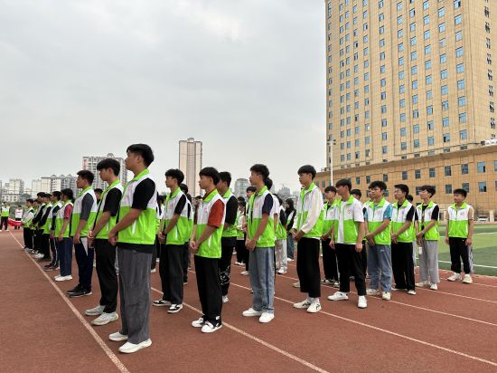 1.學(xué)雷鋒志愿服務(wù)活動月啟動儀式現(xiàn)場  （李影／攝）.jpg