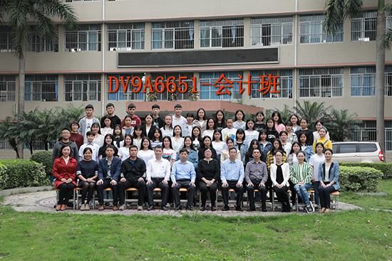 1679540674296635.jpg 班級畢業(yè)照.jpg