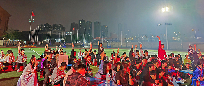 1683169604535089.jpg 01學(xué)生積極參與民族團(tuán)結(jié)知識搶答.jpg