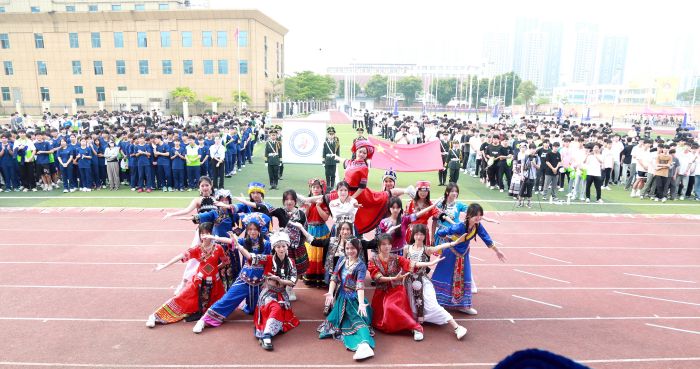 1714119057888895.jpg 4.民族舞蹈表演.jpg