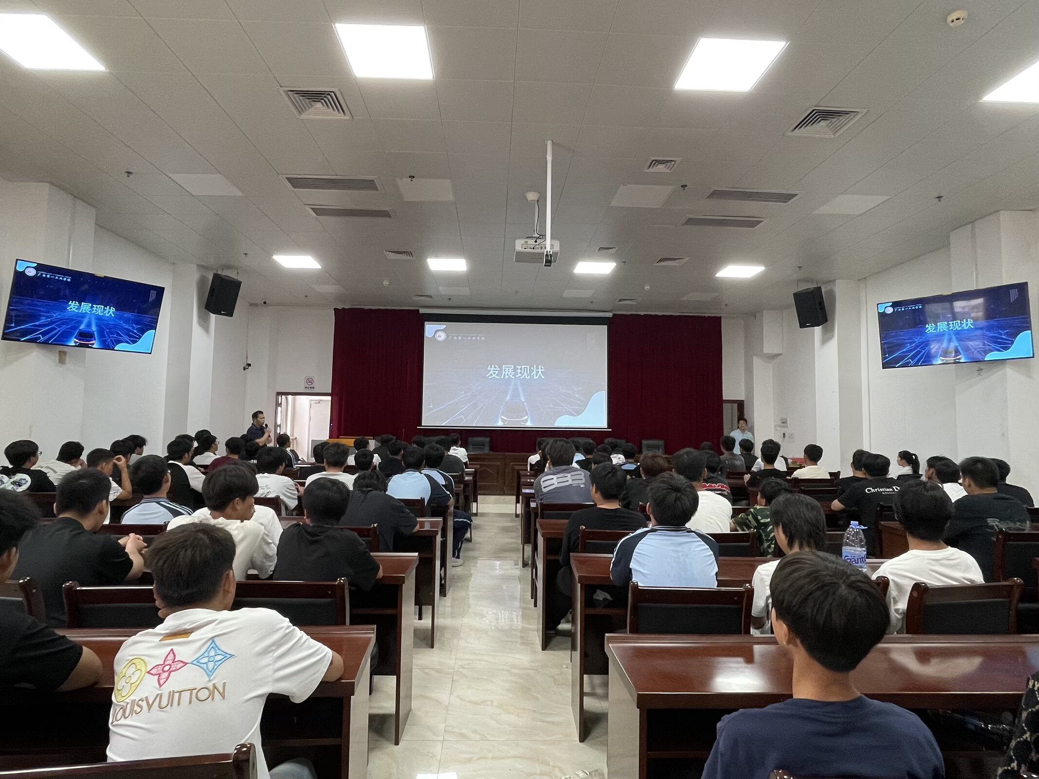 1758016673352164.jpg 1758016673352164.jpg