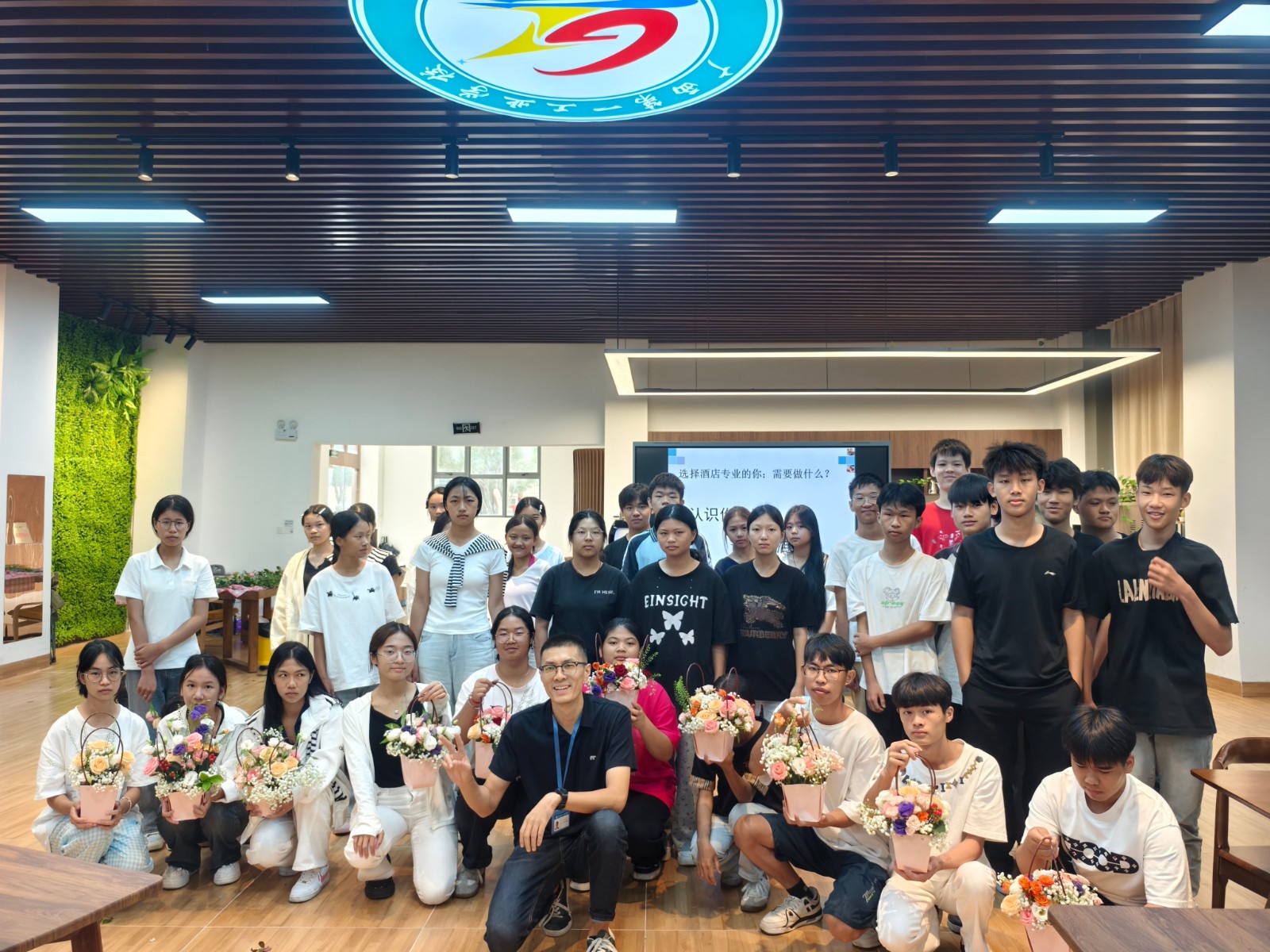 1758017432128663.jpg 1758017432128663.jpg